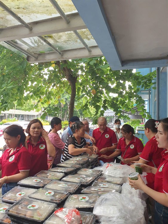 ❤️TRAO ĐI MỘT BỮA ĂN – GỬI LẠI MỘT NIỀM TIN, SẺ CHIA MỘT CHÚT YÊU THƯƠNG – TIẾP THÊM THẬT NHIỀU NGHỊ LỰC.❤️