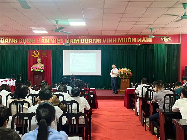 TỔ CHỨC SINH HOẠT CHUYÊN ĐỀ “ĐẢNG VIÊN TIÊN PHONG HỌC TẬP KỸ NĂNG SỐ”